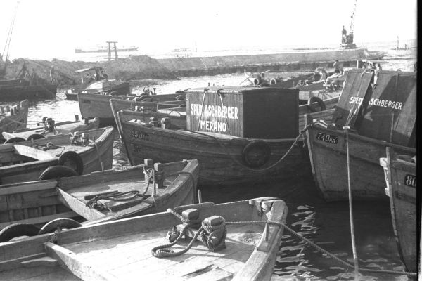 היום בהיסטוריה: הספינה הראשונה נכנסת לנמל ת"א