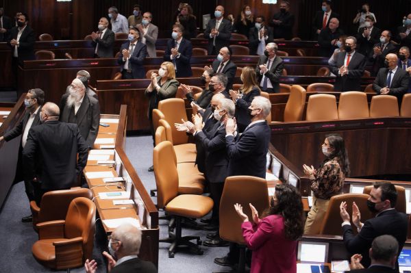 מרגש: מחיאות כפיים לילדי עוטף עזה במליאה | צפו