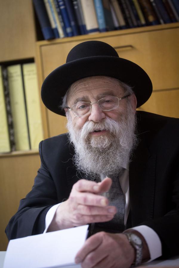 הרב שטרן: להעלות את גיל המועמד לרב הראשי