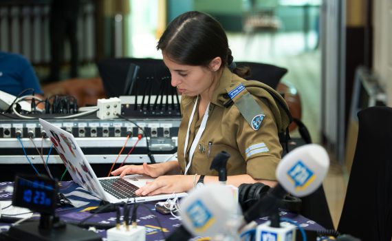 אלה המחליפים של רזי ברקאי וישי שנרב בגלי צה"ל