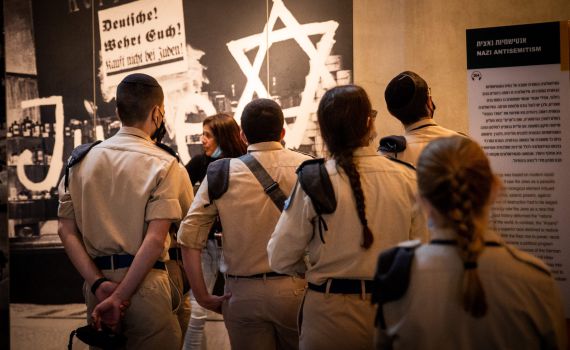 רומן אברמוביץ יתרום ליד ושם עשרות מיליוני דולרים