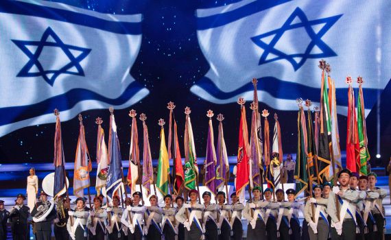 "יד פוגשת יד אחות" האנשים שנבחרו להדליק משואה