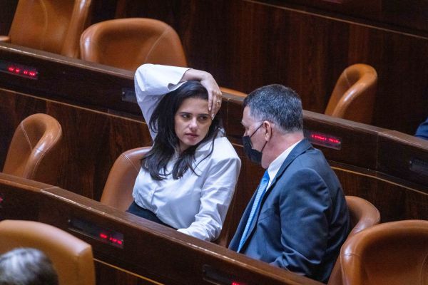 שקד: "לו הייתי יו"ר הוועדה התוצאה הייתה שונה"