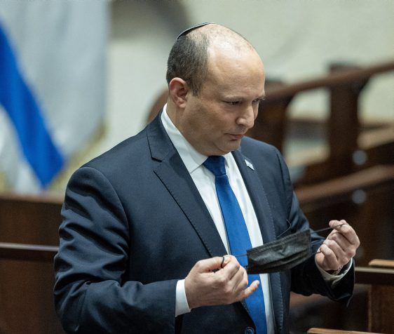 התסיסה בתוך ימינה: בנט בצעד לשפר את התדמית