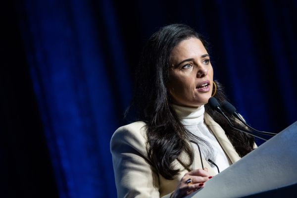 שר בממשלה נגד שקד: "איננו רשאים לעצום עין"