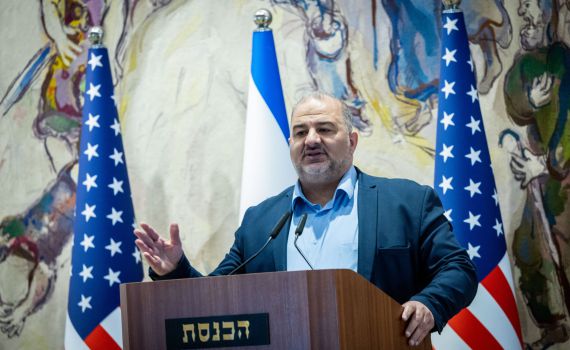 מנסור עבאס על המחבלת: ילדה בת 15 מה היא מבינה?