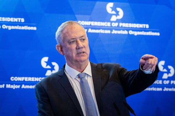 גנץ נגד הפלסטינים: "תחקיר שקרי, נותנים גב לטרור"