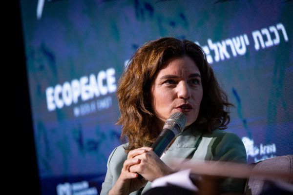 סערה בממשלה | זנדברג לסער: "אתה מלבה שנאה"