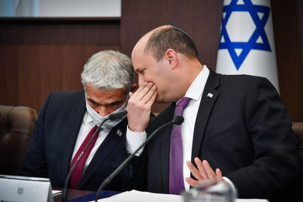 ציטוטים מהקבינט: הוויכוח בין לפיד לבנט