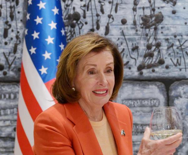 מה חשבנו על מה שלבשו ננסי פלוסי ומיכל הרצוג?