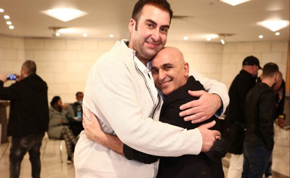 יובל המבולבל השיק מופע סטנדאפ והחברים באו לפרגן