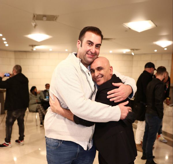 יובל המבולבל השיק מופע סטנדאפ והחברים באו לפרגן