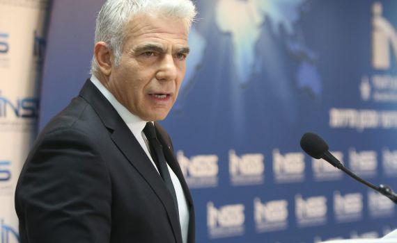 ברקע המלחמה באוקראינה: לפיד יבקר באתונה