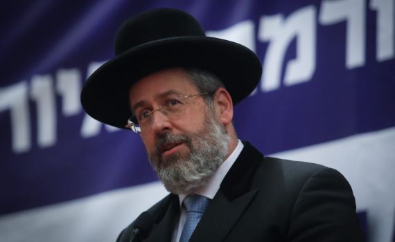 הרב לאו למתגיירים: העיכוב בגיור רק בגלל השר כהנא