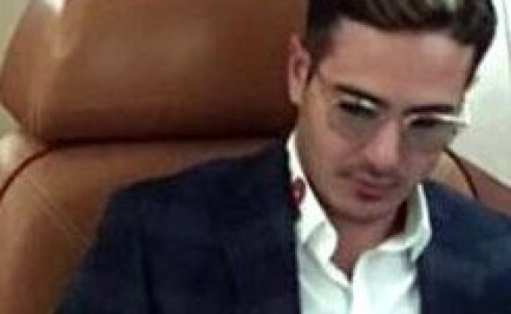 אי אפשר בלי: סיימון לבייב מגיע לארץ נהדרת