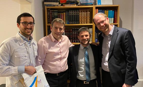 סמוטריץ' לנציגי בני עקיבא באנגליה: "עבודת קודש"