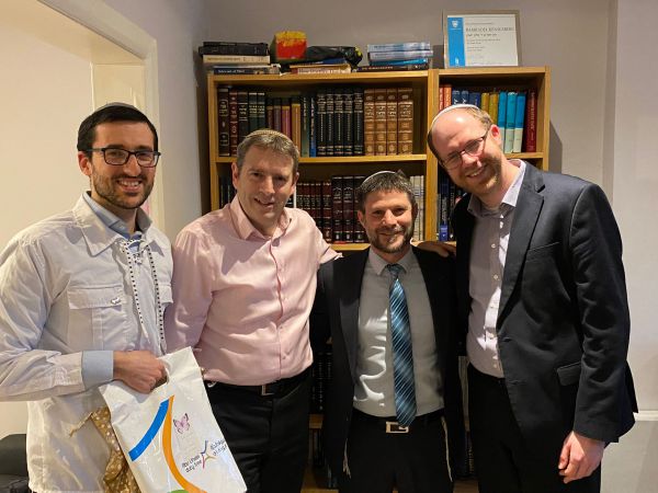 סמוטריץ' לנציגי בני עקיבא באנגליה: "עבודת קודש"