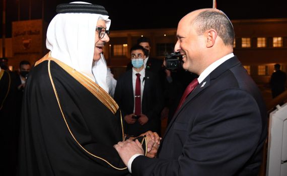 ראש הממשלה בנט נחת במנאמה, בירת בחריין