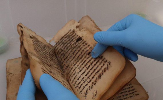 הלכה בחרוזים: נמצאו כתבי יד עתיקים מפרס