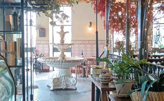 לוצ'נה ממילא בחגיגה של ספיישל תותים | ביקורת