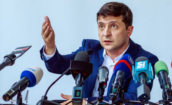 זלנסקי הודיע: מנתקים יחסים עם סוריה