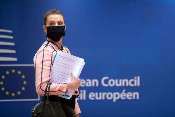 מדינה ראשונה באירופה מסירה את כל ההגבלות