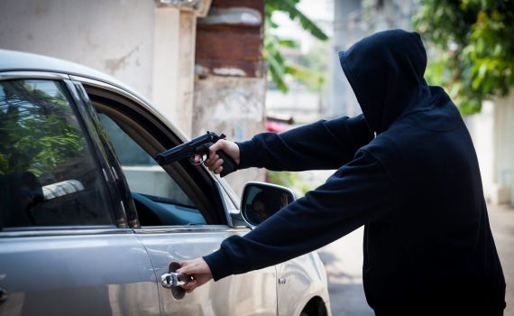 רכב ישראלי נשדד בתחנת דלק בשומרון