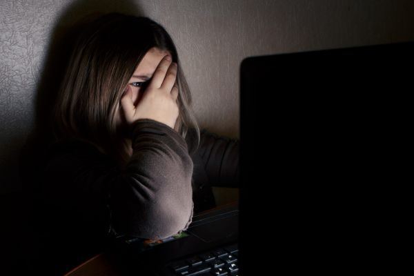 חשד: תושב רחובות ביצע עבירות מין בבתו בת ה-14