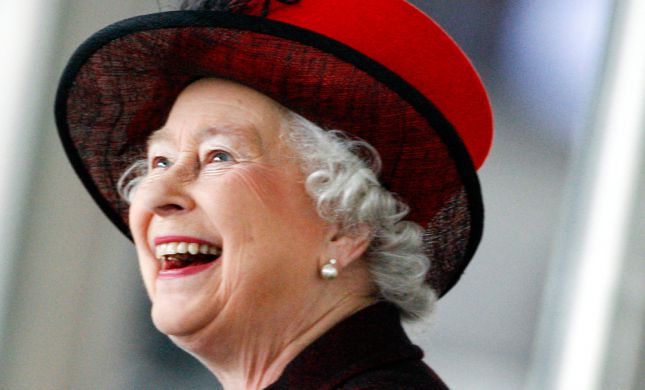  המלכה אליזבת על הקורונה: מאבק לא פשוט, מעייף מאד