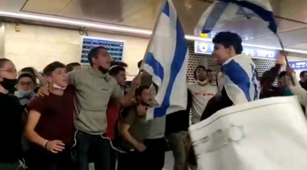 צפו: חניכי בני עקיבא קיבלו את פני הפליטים מאוקראינה