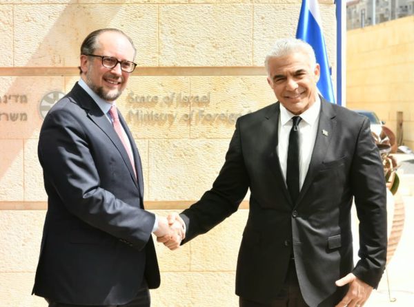 לפיד עם מקבילו האוסטרי: זו התשובה לטרור