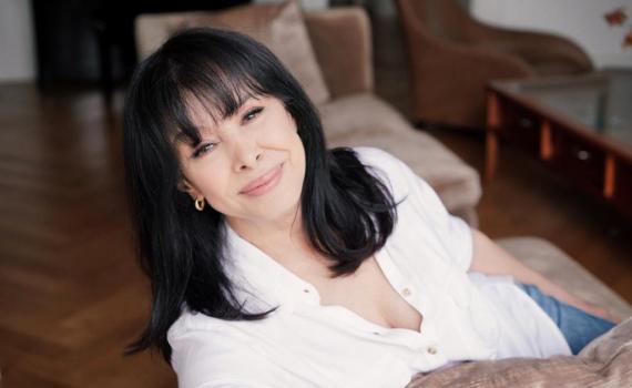 גלי עטרי בשיר חדש וקליפ מיוחד במינו