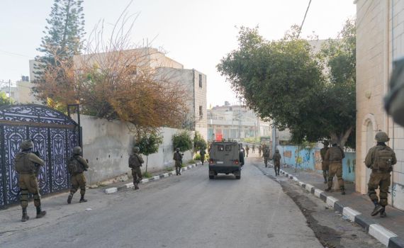 במהלך פעילות: זריקות אבנים ע"י עשרות פלסטינים