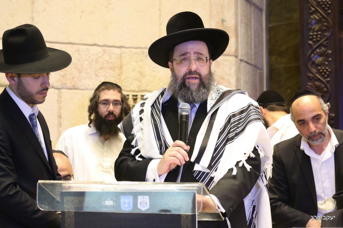 ברוך דיין האמת: הרב משה בוחבוט הלך לעולמו