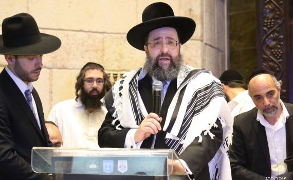 ברוך דיין האמת: הרב משה בוחבוט הלך לעולמו