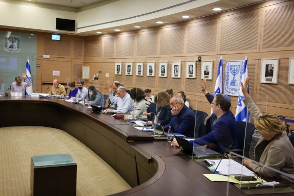 הסיכוי האחרון: למה ח"כים עדיין רצים לאשר חקיקה?