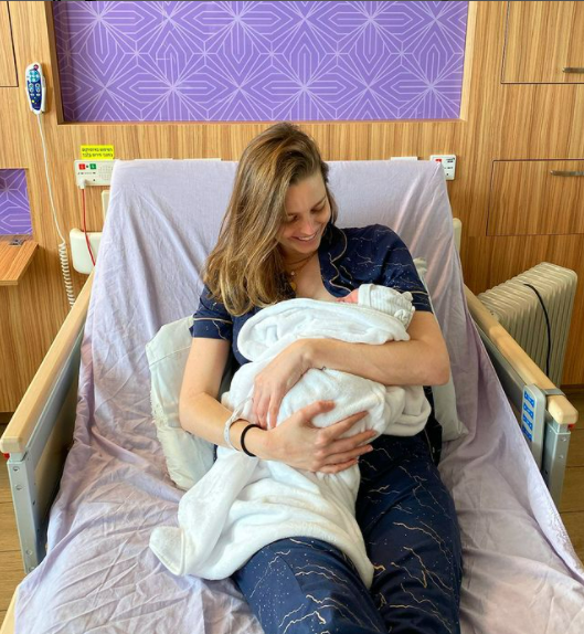 שביט ויזל חושפת את השם שבחרה לביתה התינוקת