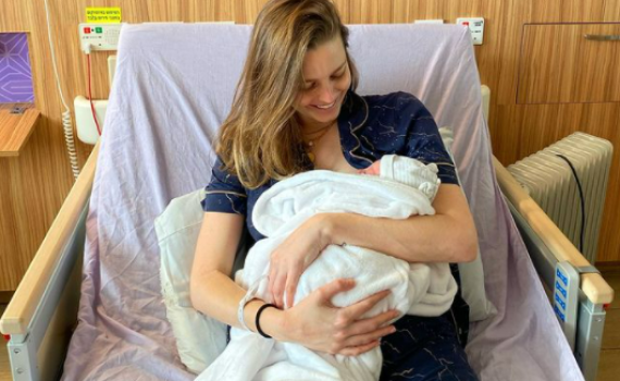 שביט ויזל חושפת את השם שבחרה לביתה התינוקת