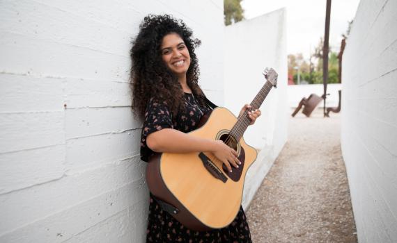 אל תפספסו: הזמרת הדתיה הדר זכריה בשיר חדש