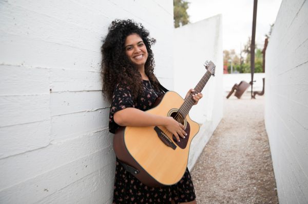 אל תפספסו: הזמרת הדתיה הדר זכריה בשיר חדש