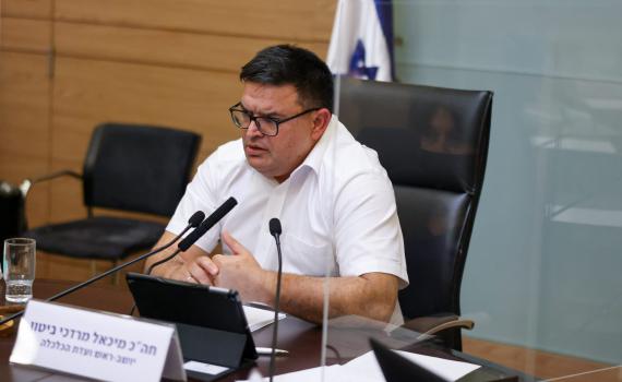 הסוף למשבר? ביטון לקראת "פגישה מכרעת"