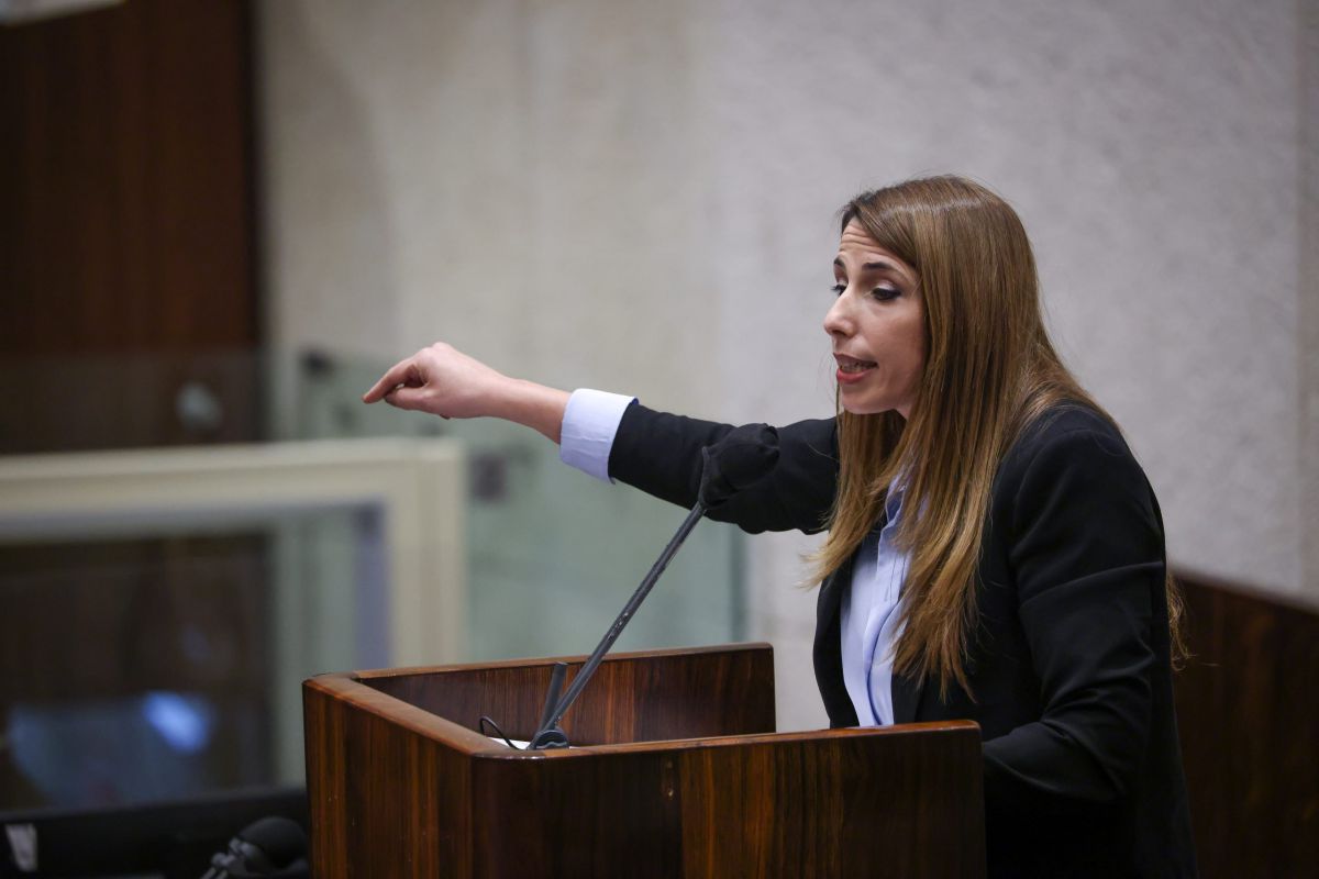 "לא נעלבתי": עורך הדין מגיב לסערה של מיכל שיר