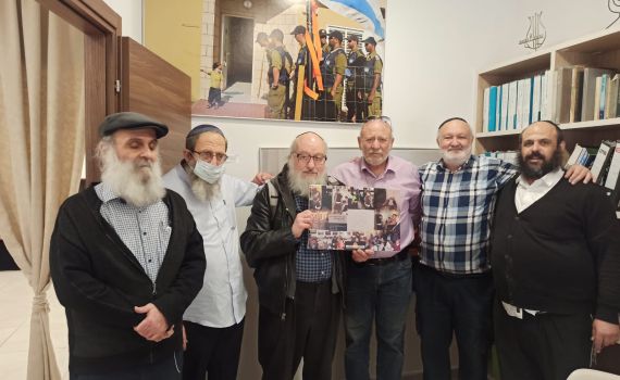 מרגש: פולארד סוגר מעגל במוזיאון גוש קטיף | צפו