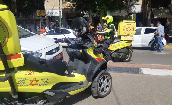 ירי בבית קפה בכפר סבא: בן 60 נפצע באורח קל