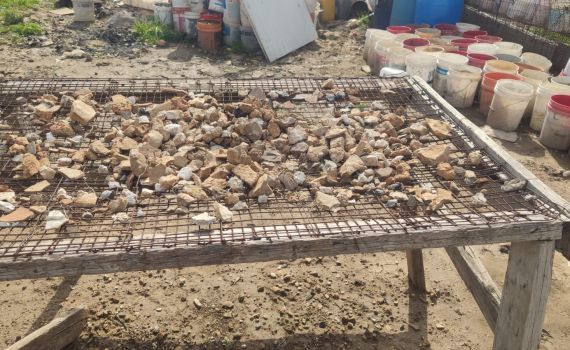 בלי פחד: פלסטינים שודדים ומוחקים אתר היסטורי