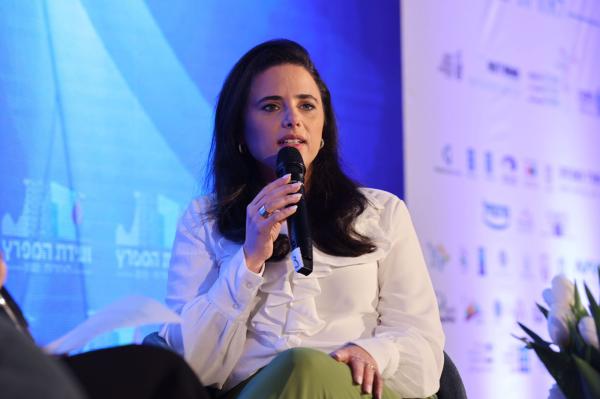 שקד נותנת חודש נוסף לפני פיזור מועצת העיר חיפה