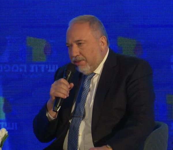 "כל עוד התותחים רועמים חייבים לקבל את כולם"