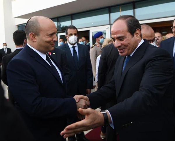 מפגש פסגה: בנט נועד במצרים עם א-סיסי ובן זאיד