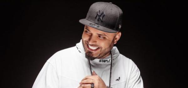 אחרי שהואשם כי תקף את מחנך בנו: הזמר המפורסם מגיב