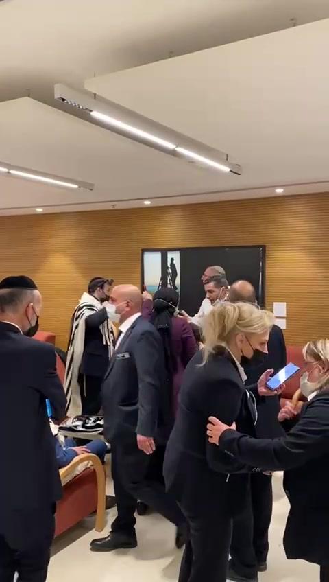 רוטמן מגיב לסערה: "מיקי לוי סותם לציבור את הפה"